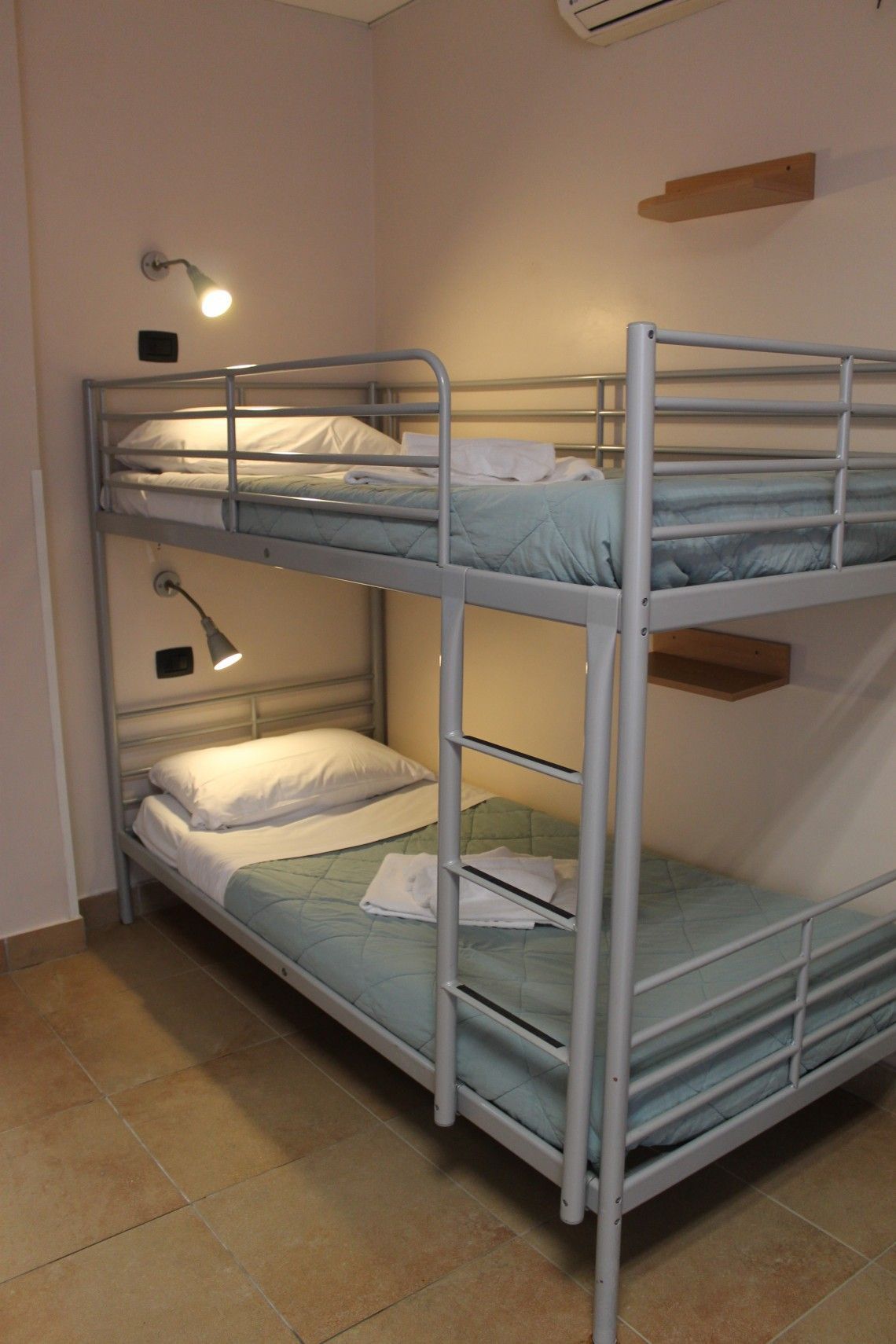 Cloth Hangers for Hostels and PGs